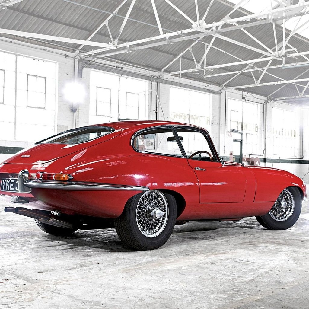Обои ретро, красный, гараж, e-type, ягуа́р, retro, red, garage, jaguar разрешение 1920x1404 Загрузить