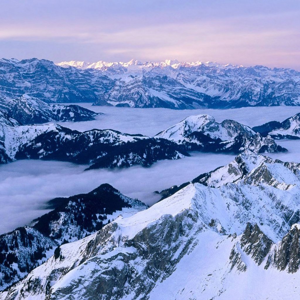 Обои горы, снег, туман, швейцария, вершины, mountains, snow, fog, switzerland, tops разрешение 1920x1080 Загрузить