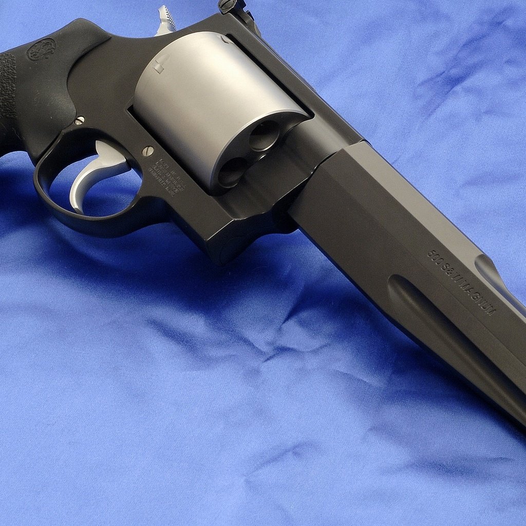Обои оружие, черный, револьвер, weapons, black, revolver разрешение 2560x1600 Загрузить