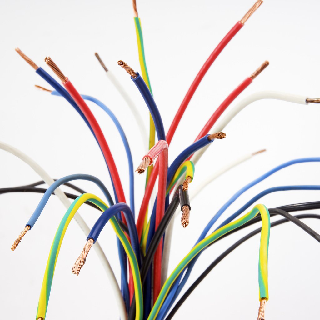 Обои провода, hi-tech, wires, кабели, wire, cables разрешение 2716x1810 Загрузить