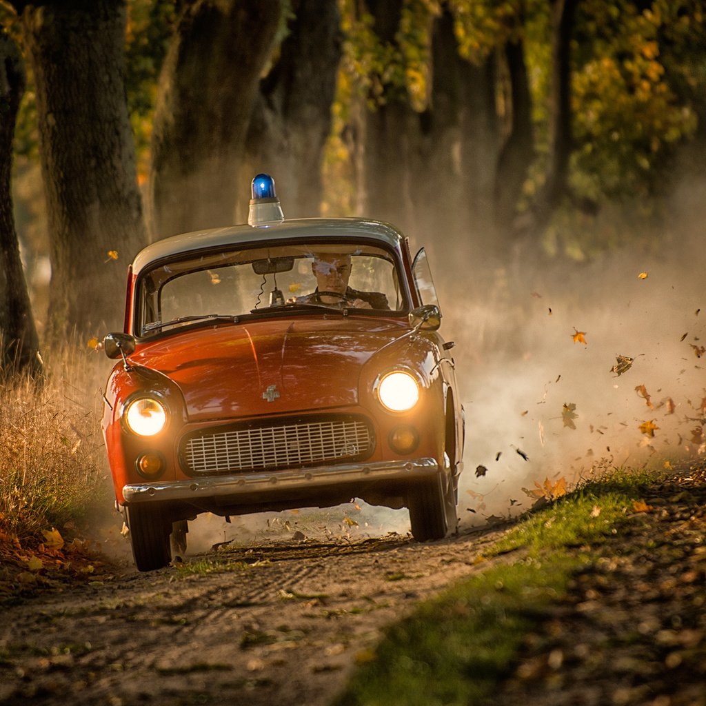 Обои дорога, осень, полиция, автомобиль, сирена, road, autumn, police, car, siren разрешение 2222x1483 Загрузить