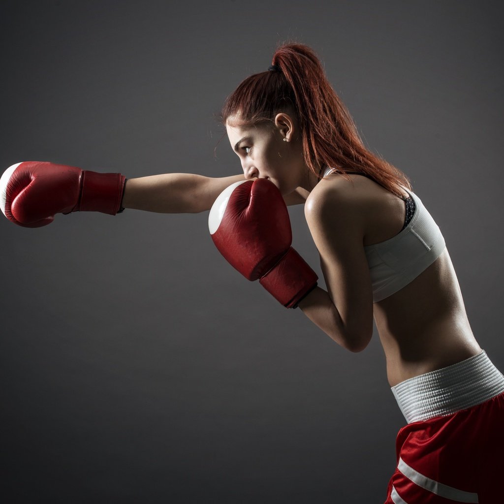 Обои девушка, спорт, бокс, перчатки, рыжеволосая, girl, sport, boxing, gloves, redhead разрешение 4031x2691 Загрузить