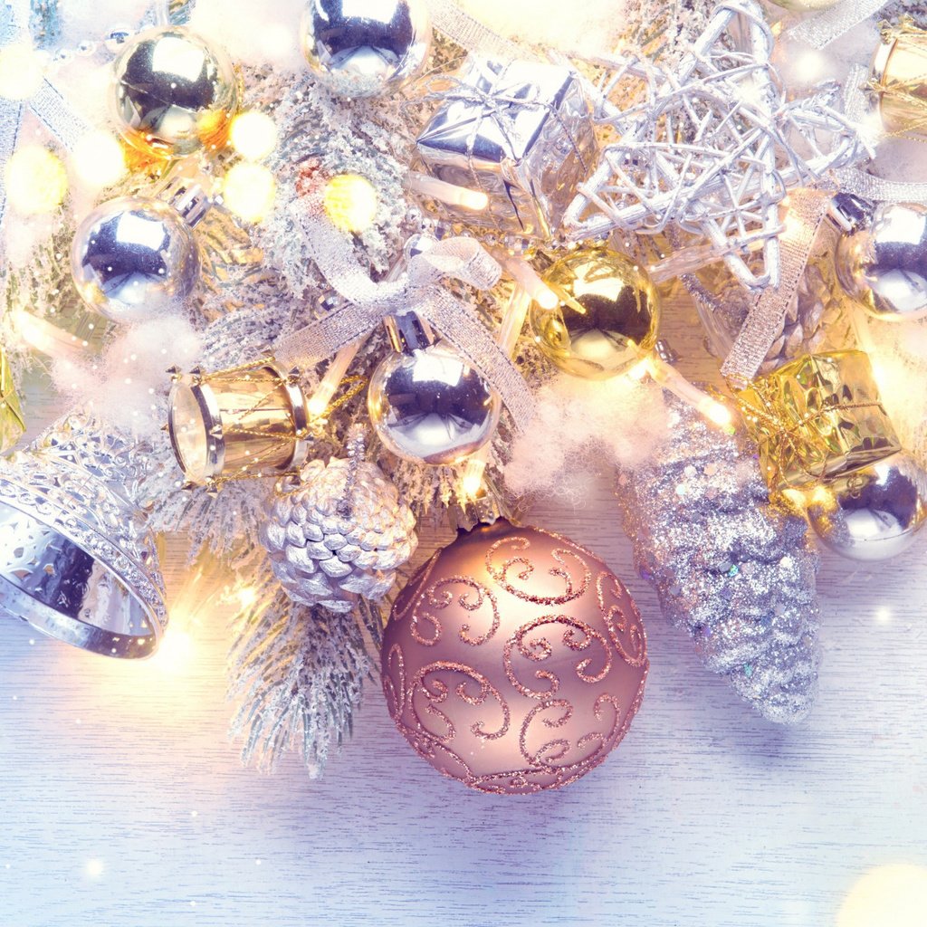 Обои новый год, шары, игрушки, бусы, колокольчики, праздник, рождество, ветки ели, new year, balls, toys, beads, bells, holiday, christmas, fir-tree branches разрешение 1920x1200 Загрузить