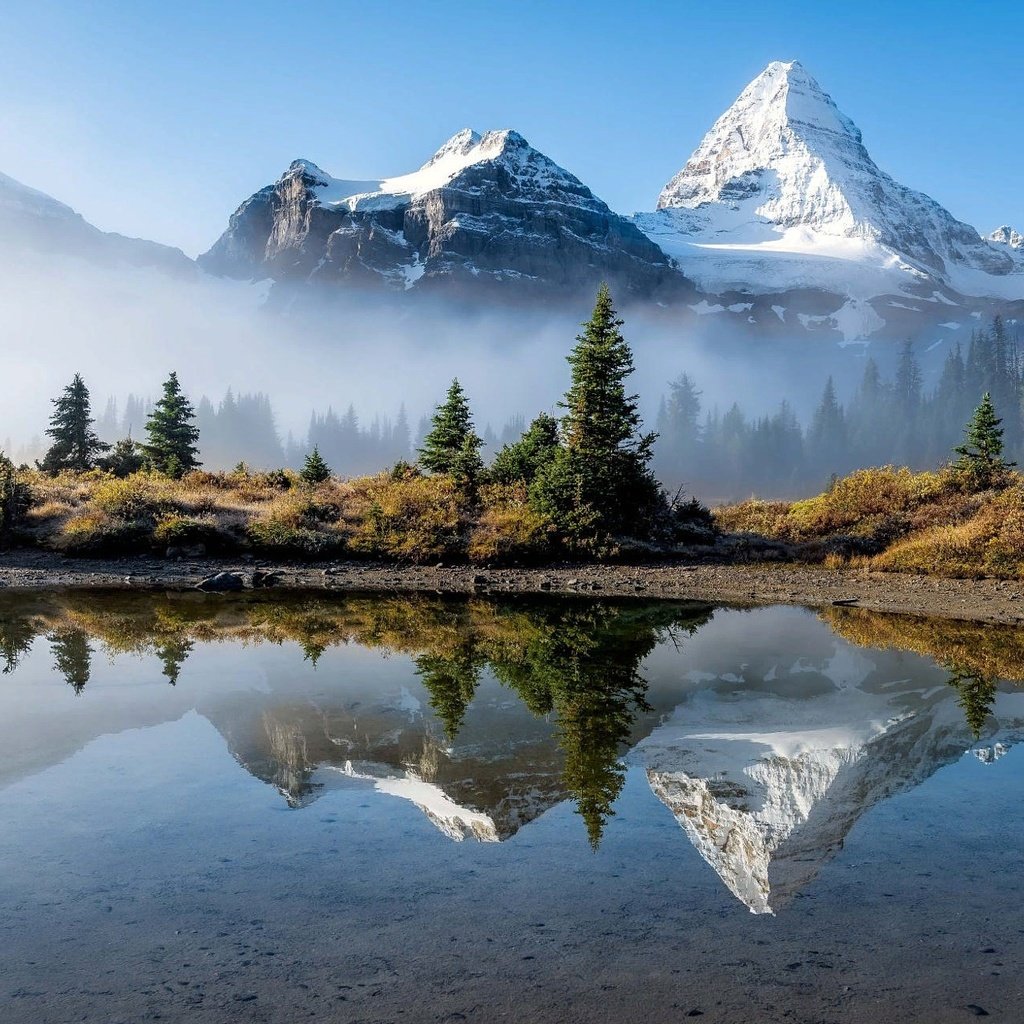 Обои деревья, озеро, горы, природа, отражение, пейзаж, туман, trees, lake, mountains, nature, reflection, landscape, fog разрешение 2000x1284 Загрузить