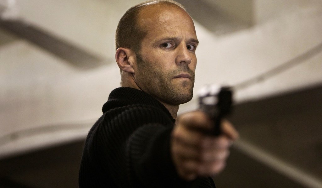 Обои пистолет, актёр, механик, джейсон стэтхэм, the mechanic, gun, actor, mechanic, jason statham разрешение 2560x1600 Загрузить