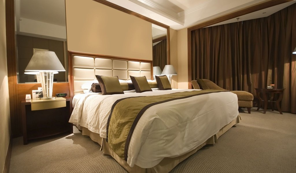 Обои подушки, кровать, спальня, лампы, шторы., pillow, bed, bedroom, lamp, curtains. разрешение 2560x1600 Загрузить