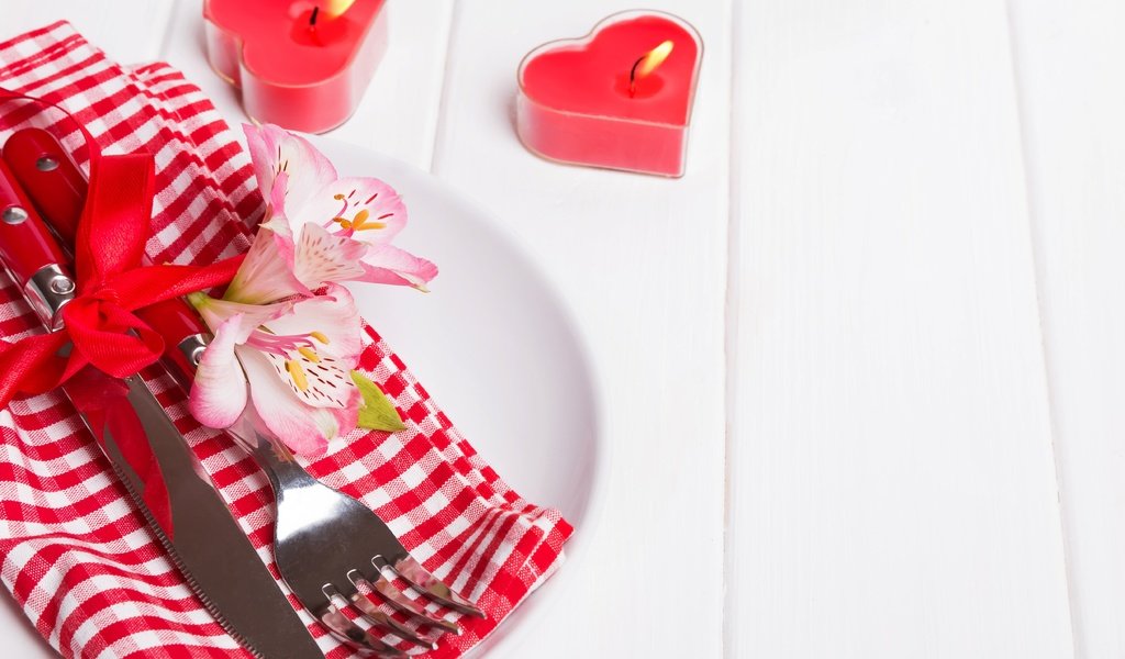 Обои цветы, валентинов день, свечи, вилка, нож, сердечки, романтик, краcный,  цветы, cвечи, flowers, valentine's day, candles, plug, knife, hearts, romantic, red разрешение 4879x3252 Загрузить