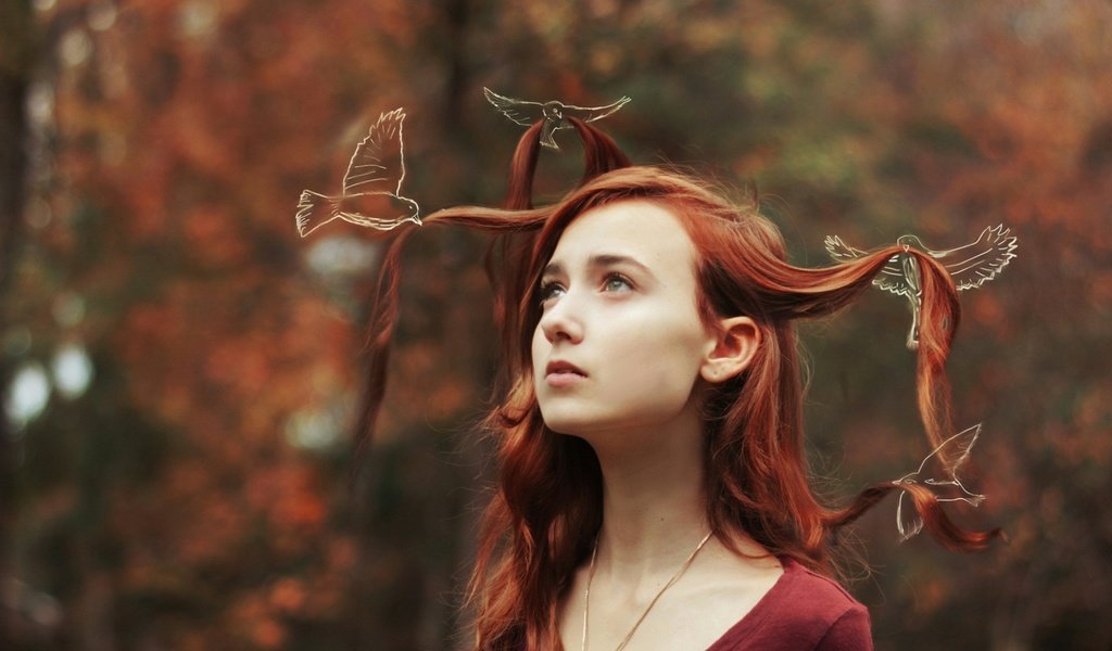 Обои лес, девушка, портрет, рыжая, птицы, волосы, forest, girl, portrait, red, birds, hair разрешение 1920x1200 Загрузить
