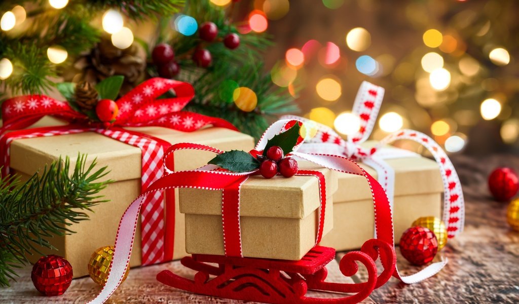 Обои новый год, украшения, подарки, ягоды, подарок, рождество, бант, ветки ели, new year, decoration, gifts, berries, gift, christmas, bow, fir-tree branches разрешение 2880x1800 Загрузить
