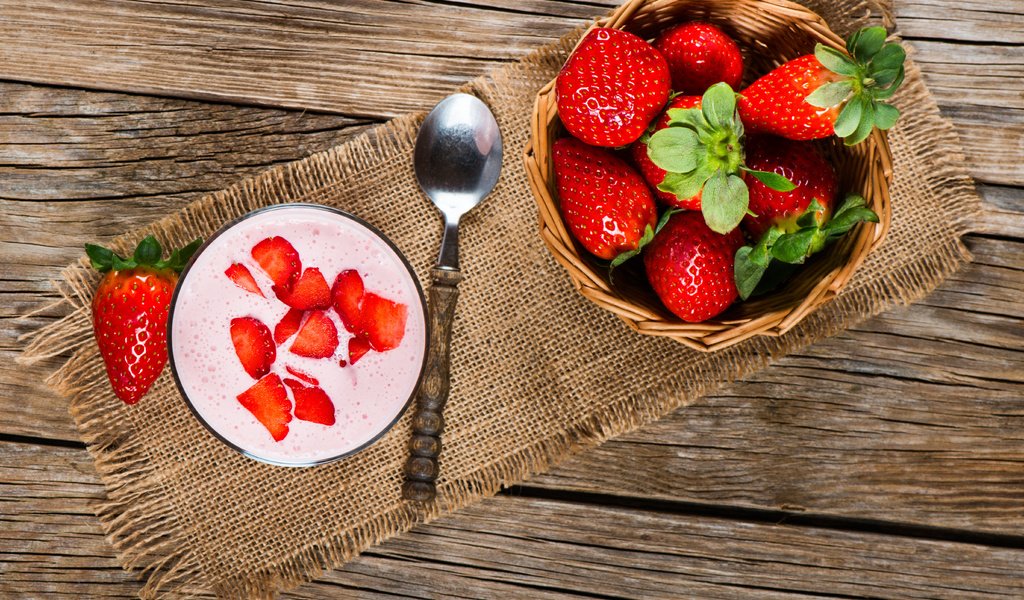 Обои напиток, клубника, ягоды, смузи, drink, strawberry, berries, smoothies разрешение 5468x4277 Загрузить