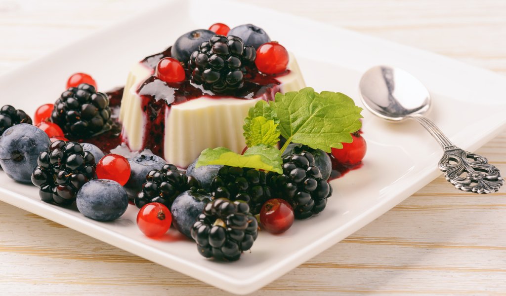 Обои ягоды, черника, десерт, желе, ежевика, смородина, варенье, berries, blueberries, dessert, jelly, blackberry, currants, jam разрешение 4795x3191 Загрузить