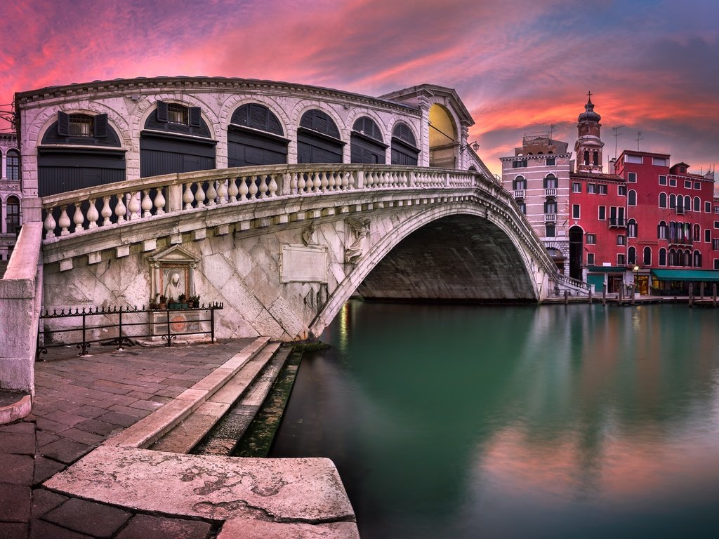 Обои закат, панорама, венеция, канал, италия, grand canal, rialto bridge, венеци sunset, san bartolomeo church, sunset, panorama, venice, channel, italy, the venice sunset разрешение 6453x4190 Загрузить