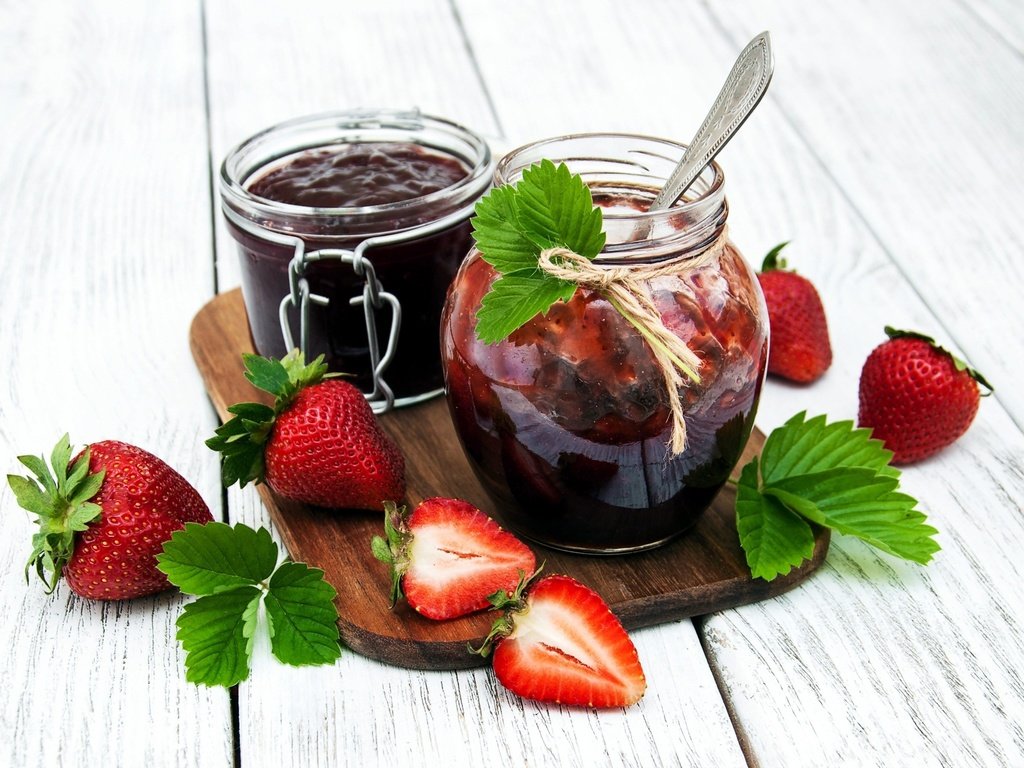 Обои клубника, ягоды, варенье, клубничное, баночки, olena rudo, strawberry, berries, jam, jars разрешение 2560x1818 Загрузить