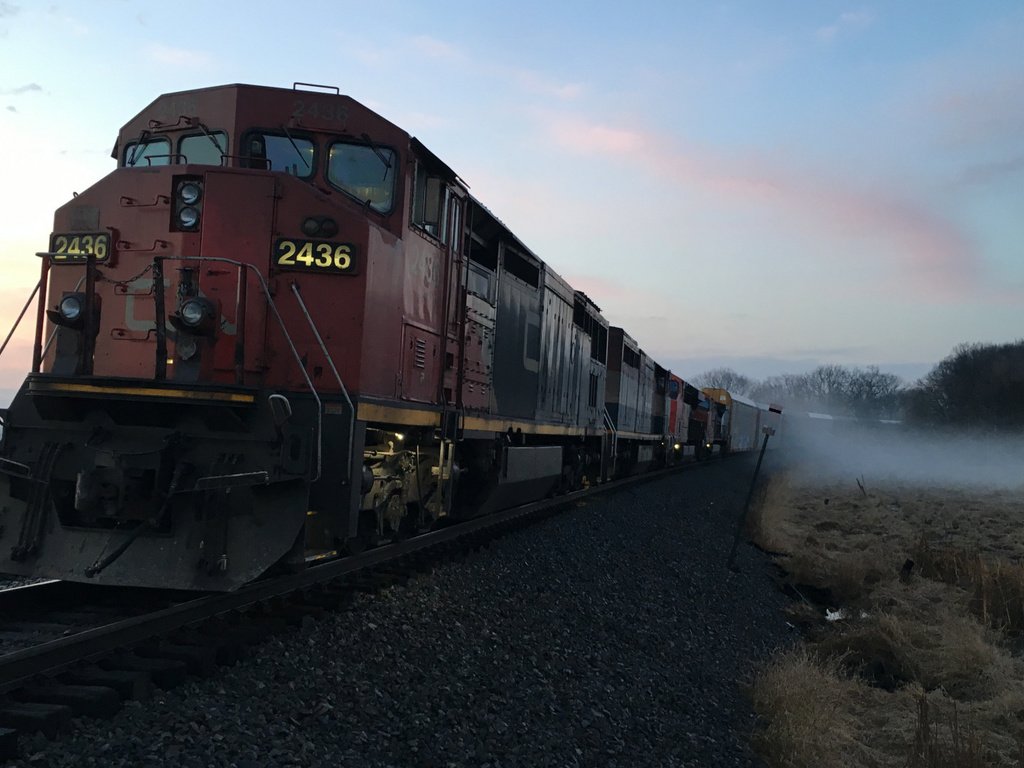Обои дорога, фон, туман, поезд, железная, локомотив, road, background, fog, train, iron, locomotive разрешение 1920x1080 Загрузить