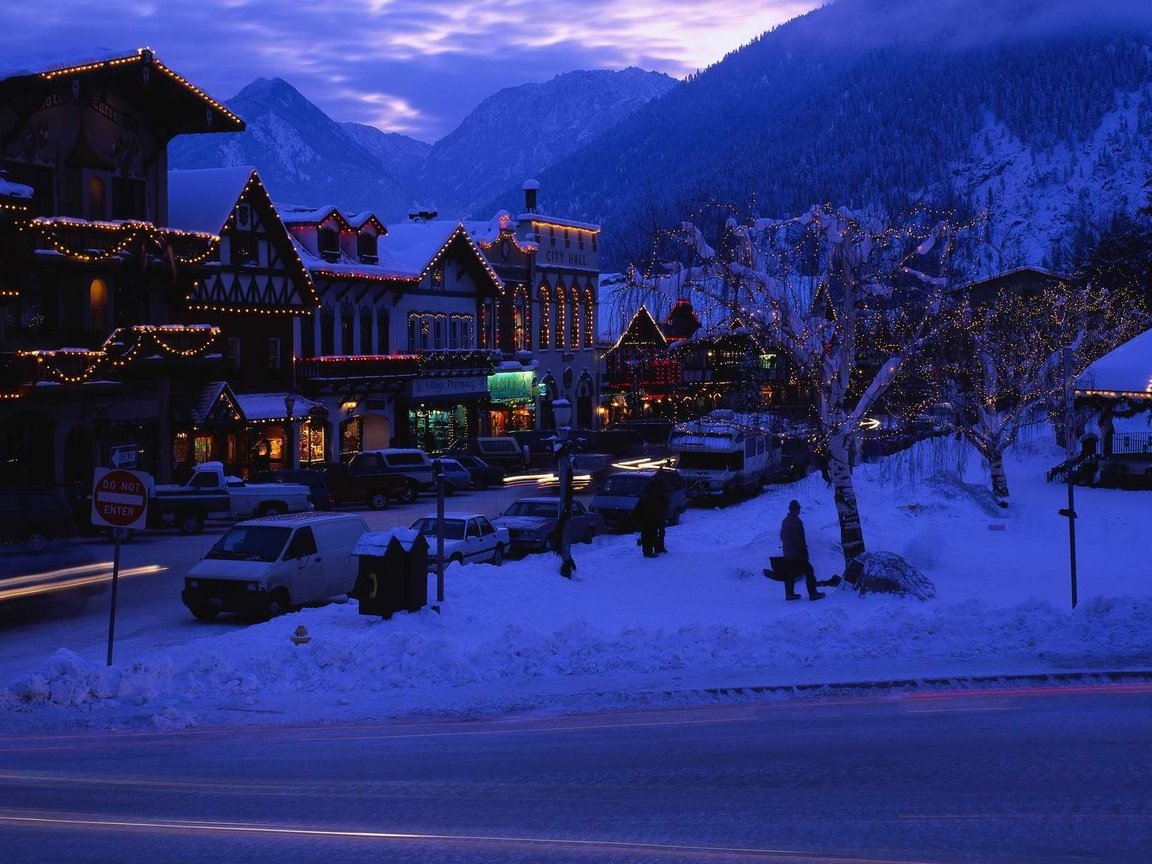 Обои вечер, горы, зима, городок, the evening, mountains, winter, town разрешение 3750x1200 Загрузить