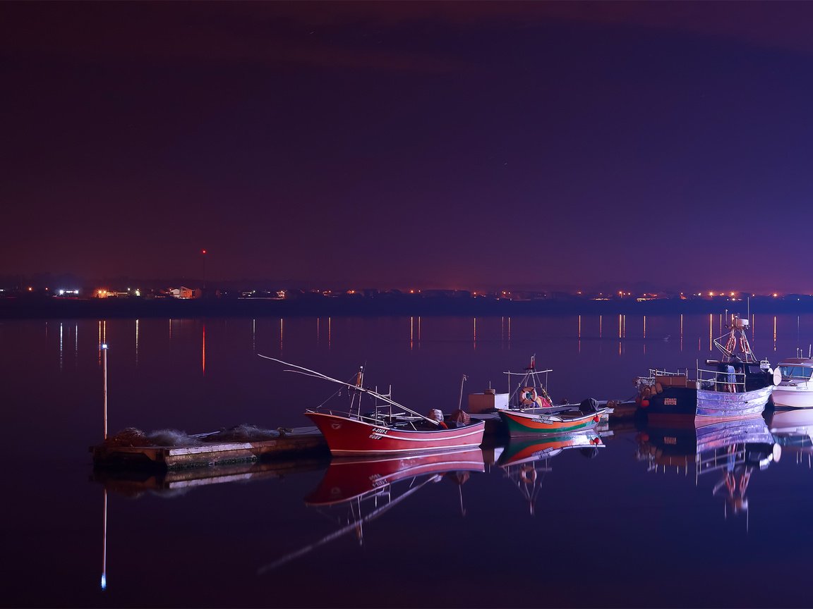 Обои ночь, вечер, река, отражения, лодки, португалия, night, the evening, river, reflection, boats, portugal разрешение 1920x1280 Загрузить