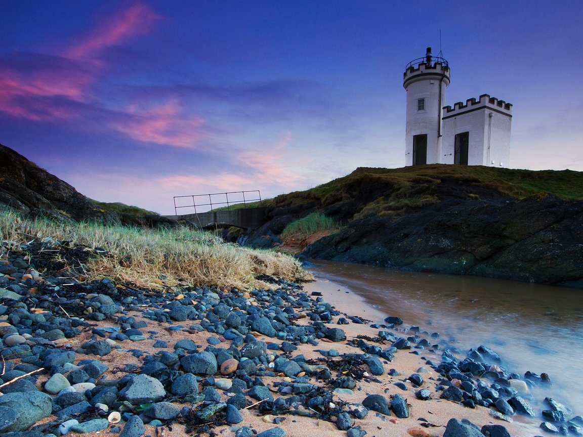 Обои трава, ручей, маяк, великобритания, англия, холм, шотландия, grass, stream, lighthouse, uk, england, hill, scotland разрешение 1920x1200 Загрузить