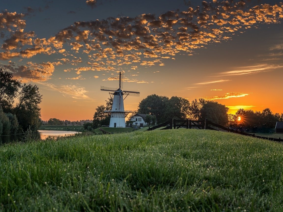 Обои облака, вечер, пейзаж, мельница, clouds, the evening, landscape, mill разрешение 1920x1250 Загрузить