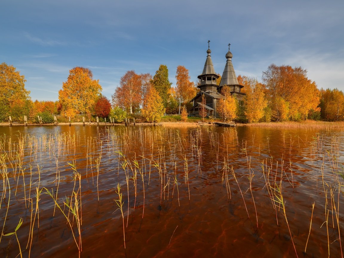 Обои деревья, максим евдокимов, озеро, природа, пейзаж, осень, церковь, карелия, село, trees, maxim evdokimov, lake, nature, landscape, autumn, church, karelia, village разрешение 2560x1709 Загрузить