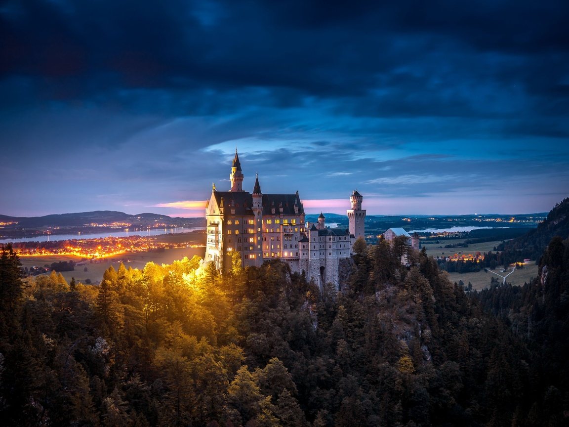 Обои небо, деревья, природа, замок, германия, нойшванштайн, the sky, trees, nature, castle, germany, neuschwanstein разрешение 2249x1500 Загрузить