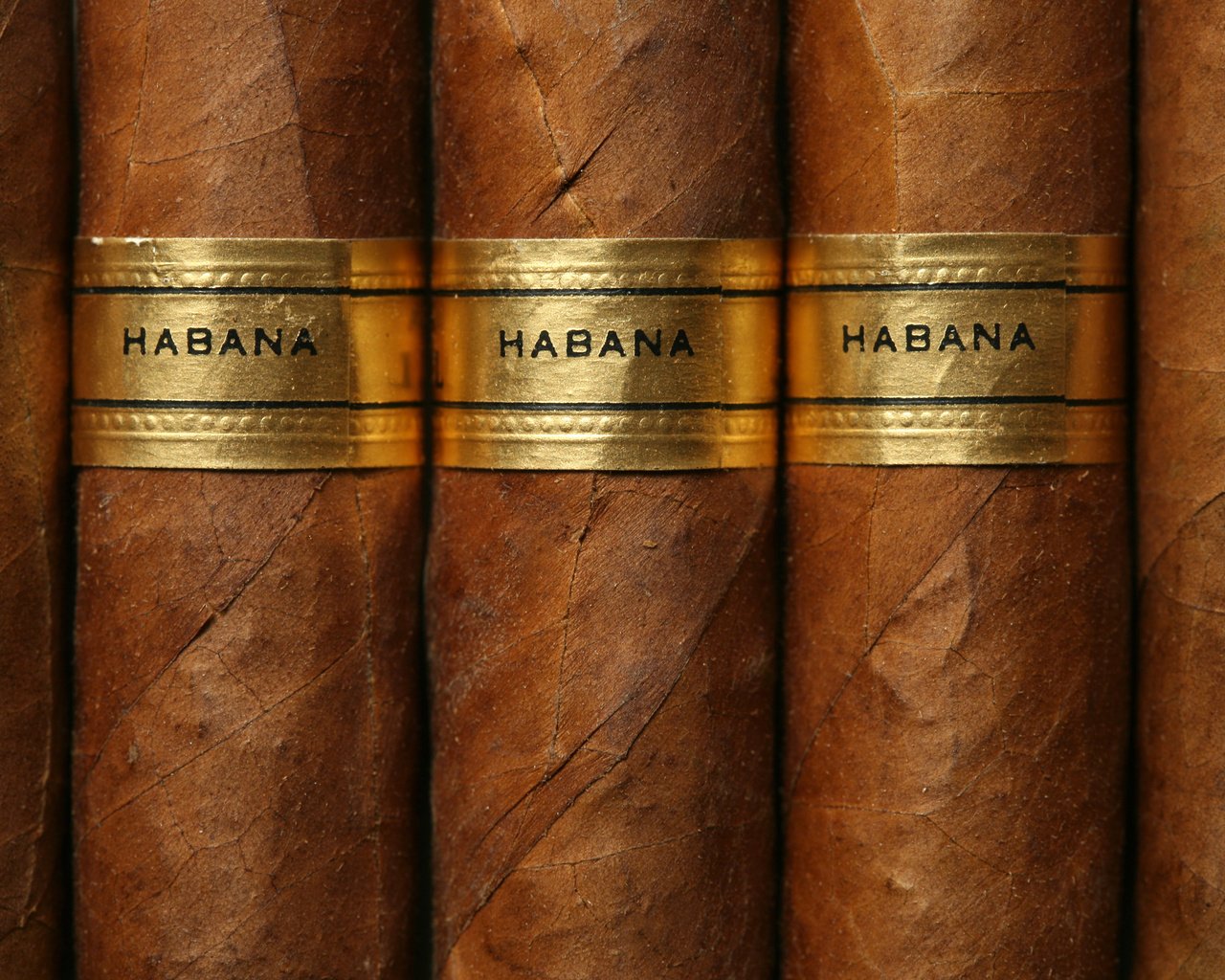 Обои текстуры, макро, сигары, гламур, habana, кубинские сигары, бурые, gold label, texture, macro, cigars, glamour, cuban cigars, brown разрешение 4008x2672 Загрузить