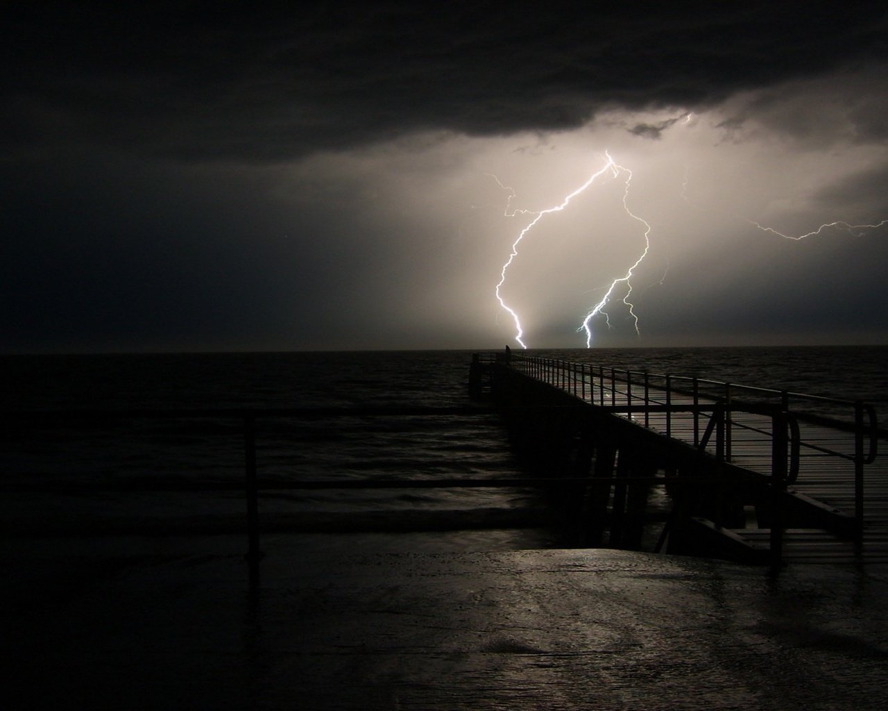 Обои ночь, море, молния, night, sea, lightning разрешение 1920x1080 Загрузить