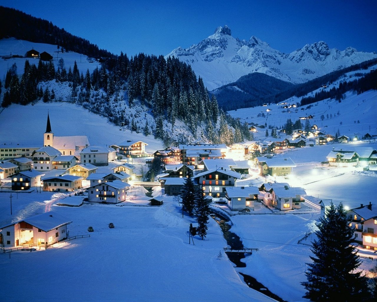 Обои горы, снег, зима, австрия, курорт, mountains, snow, winter, austria, resort разрешение 1920x1440 Загрузить