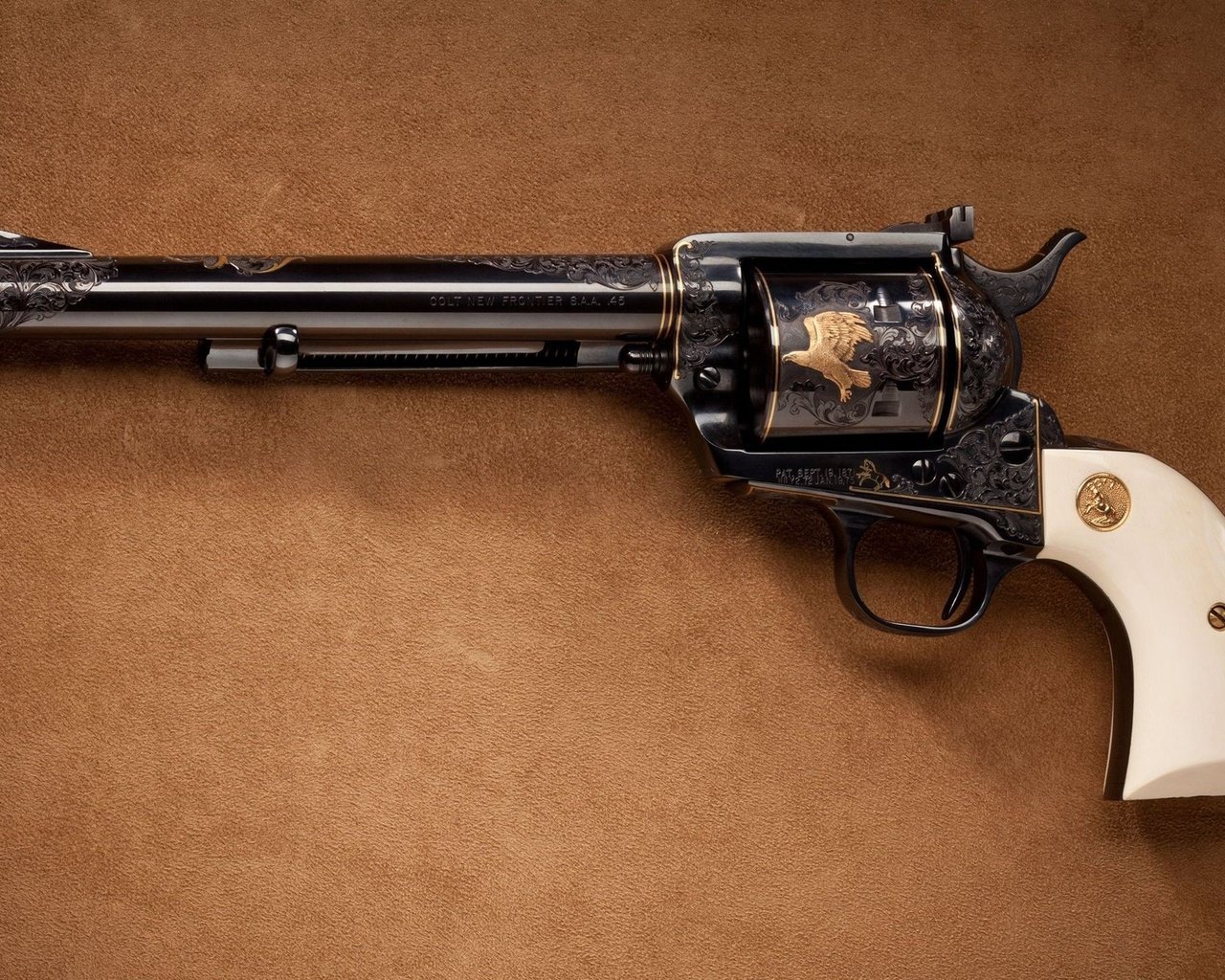 Обои старый, револьвер, old, revolver разрешение 1920x1200 Загрузить