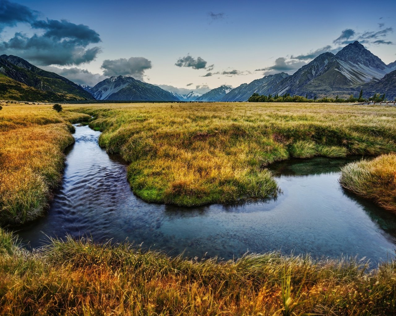 Обои горы, речка, новая зеландия, луга, mountains, river, new zealand, meadows разрешение 2560x1600 Загрузить