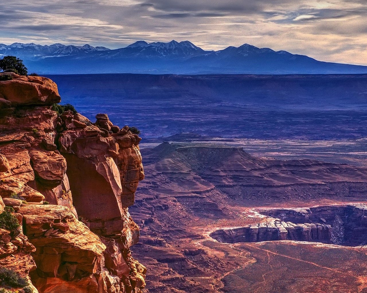 Обои near moab, штат юта, национальный парк каньонлендс, utah, canyonlands national park разрешение 1920x1200 Загрузить