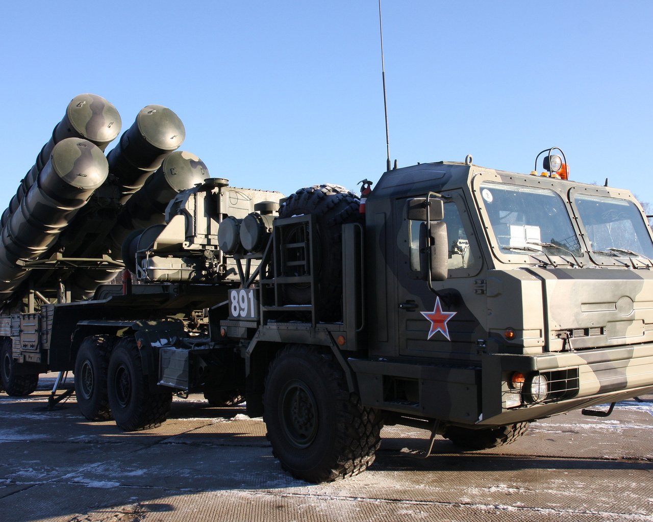 Обои оружие, оборона, зенитная ракетная система с-400 "триумф", россия, армия, триумф, пво, ракетная установка, зрс, с-400, weapons, anti-aircraft missile system s-400 "triumph", russia, army, triumph, defense, rocket launcher, aams, s-400 разрешение 1920x1200 Загрузить