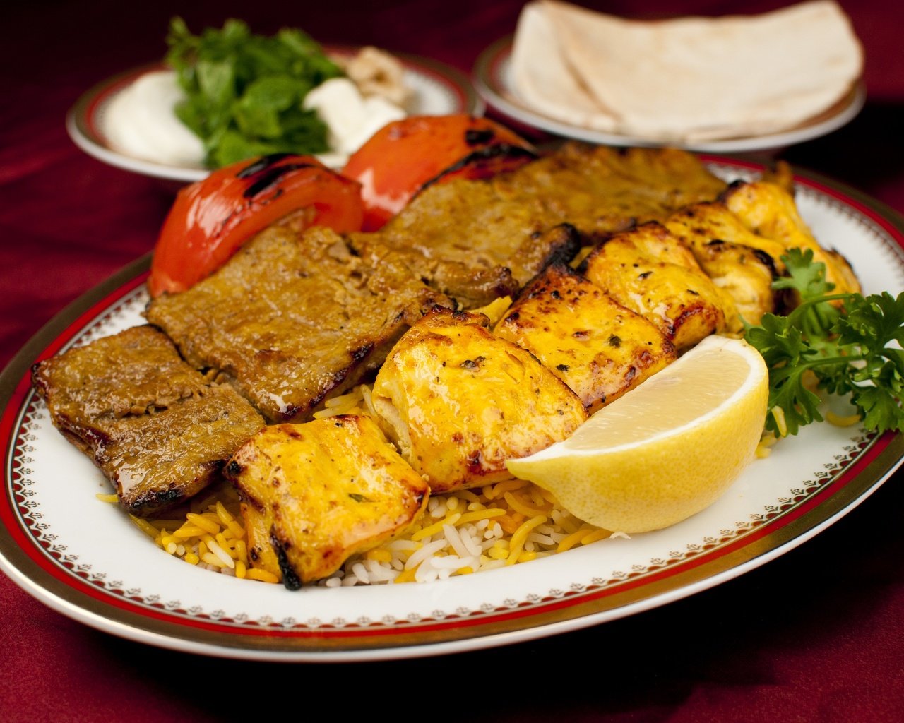 Обои еда, лимон, овощи, мясо, persian food, kabab barg, joje kabab, кебаб, food, lemon, vegetables, meat разрешение 2880x1913 Загрузить