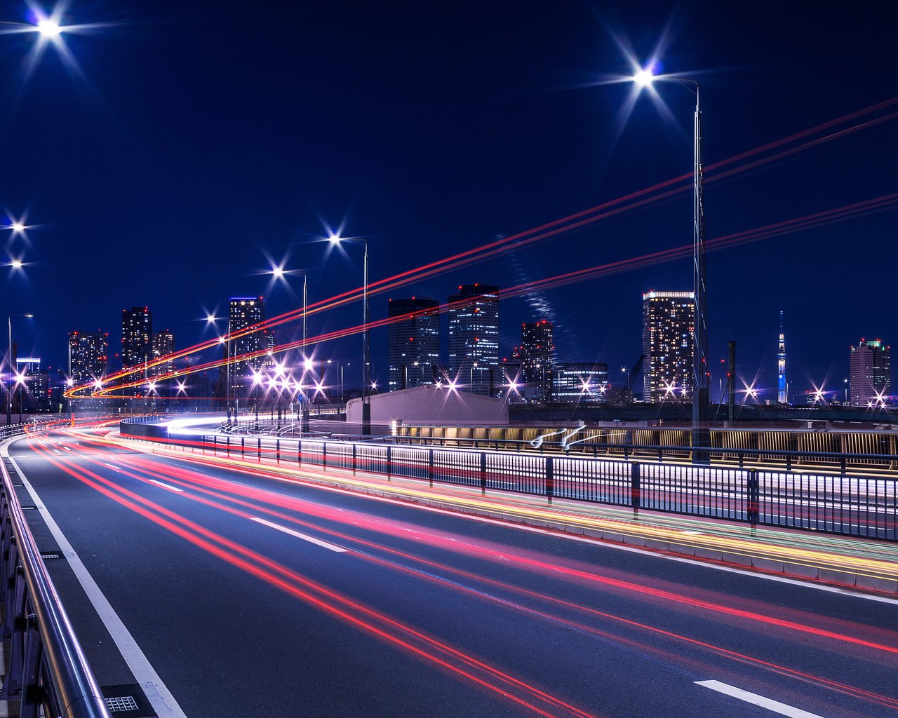 Обои свет, ночь, огни, мост, город, япония, выдержка, токио, light, night, lights, bridge, the city, japan, excerpt, tokyo разрешение 2048x1356 Загрузить