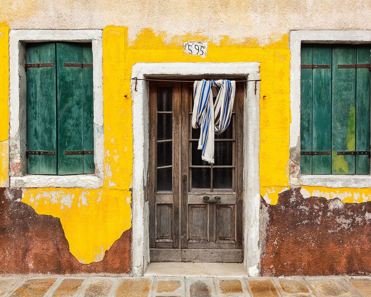 Обои дверь, дом, италия, окна, бурано, the door, house, italy, windows, burano разрешение 2000x1333 Загрузить