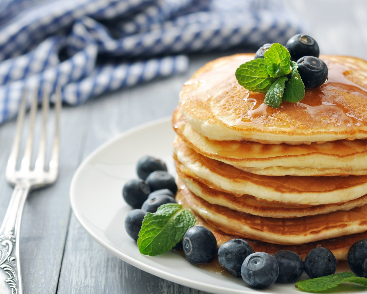 Обои ягоды, черника, блинчики, блины, berries, blueberries, pancakes разрешение 4288x2848 Загрузить