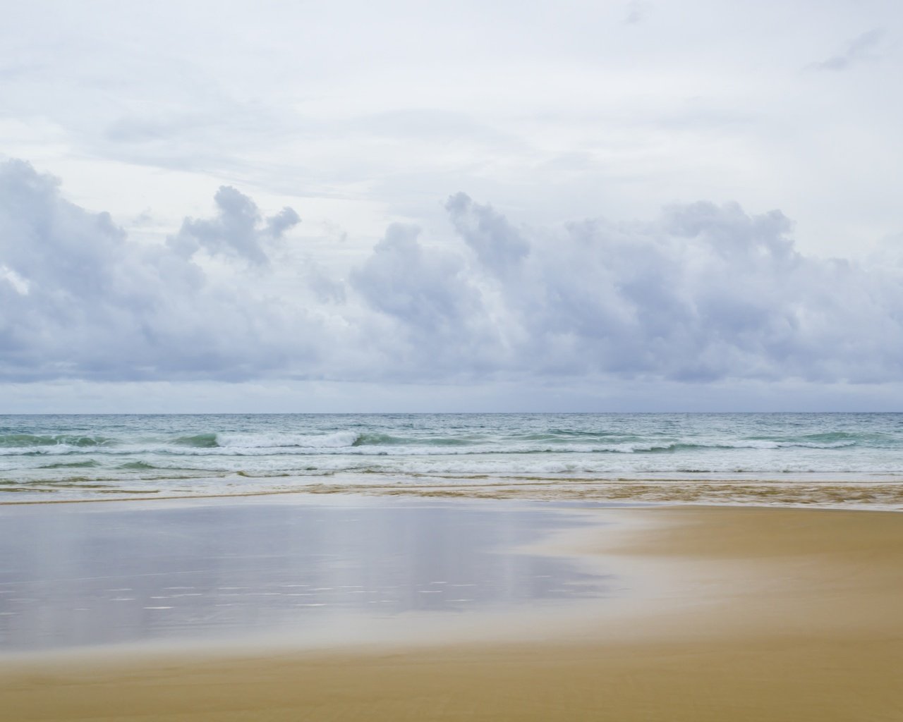 Обои небо, волны, море, песок, пляж, лето, the sky, wave, sea, sand, beach, summer разрешение 5158x3438 Загрузить