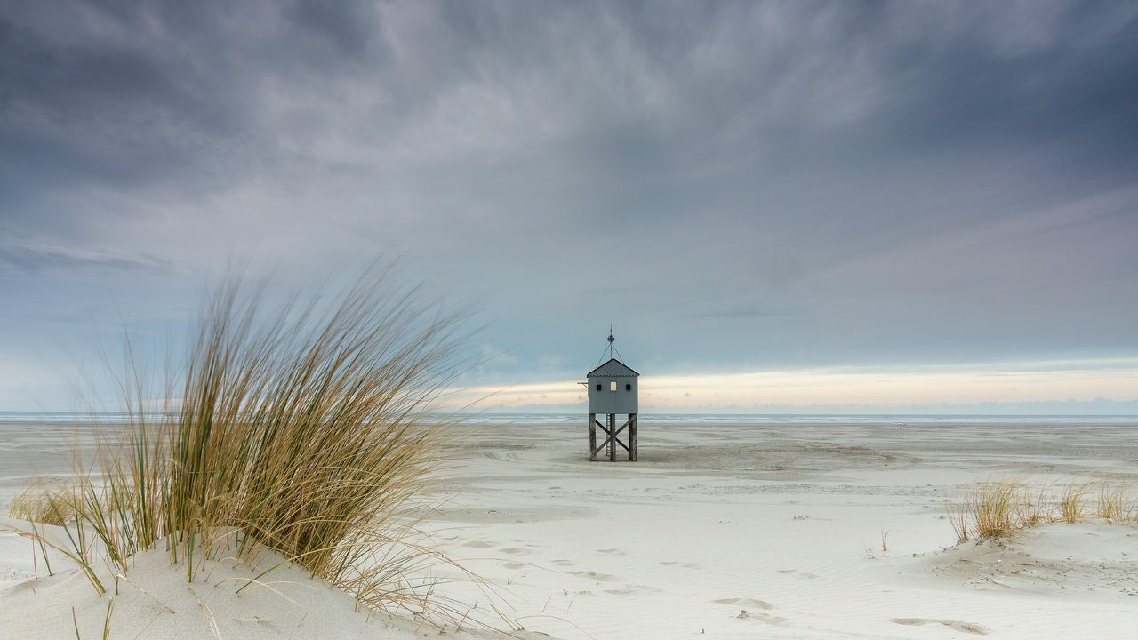 Обои небо, облака, берег, море, пляж, the sky, clouds, shore, sea, beach разрешение 5891x3927 Загрузить