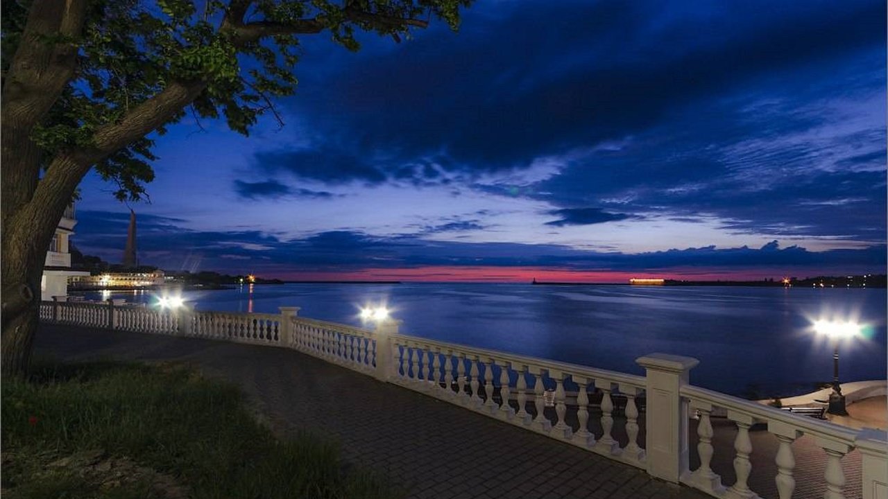 Обои небо, огни, вечер, набережная, севастополь, the sky, lights, the evening, promenade, sevastopol разрешение 2000x1324 Загрузить