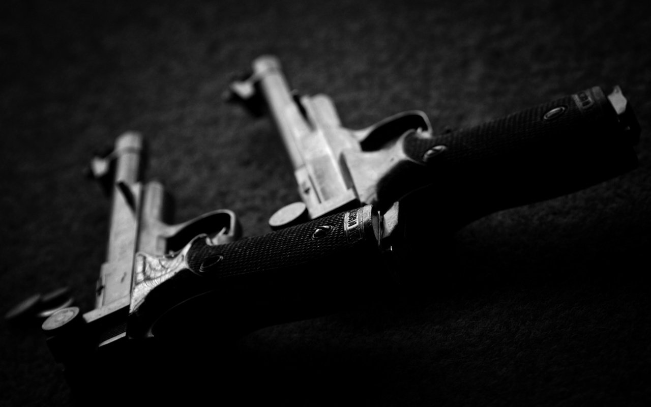 Обои оружие, пистолеты, черно белое фото, weapons, guns, black and white photo разрешение 3648x2736 Загрузить