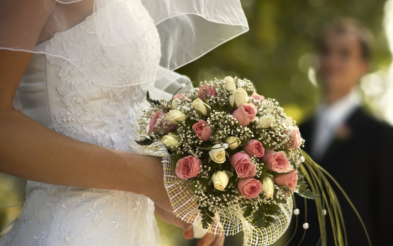 Обои цветы, букет, свадьба, невеста, декор, flowers, bouquet, wedding, the bride, decor разрешение 2560x1600 Загрузить