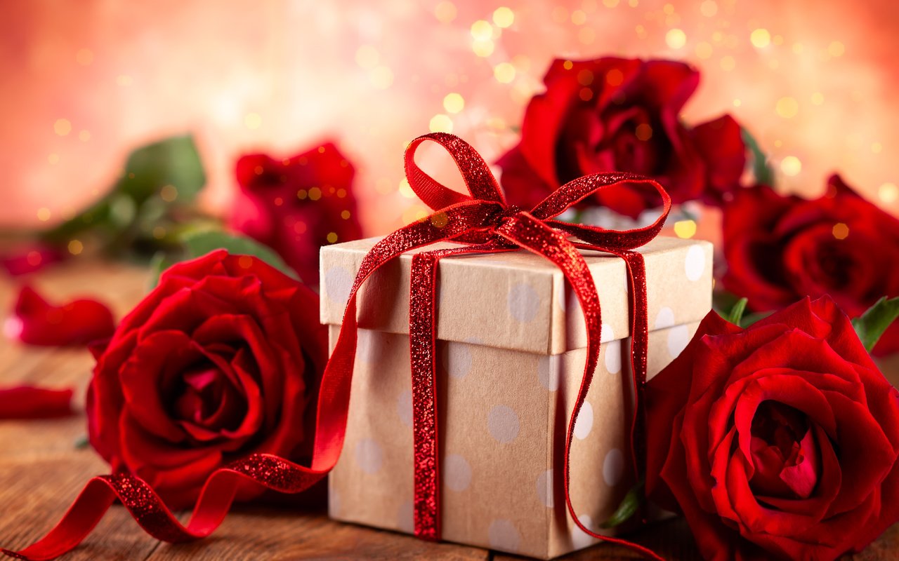 Обои цветы, розы, красные, букет, подарок, праздник, flowers, roses, red, bouquet, gift, holiday разрешение 5616x3744 Загрузить