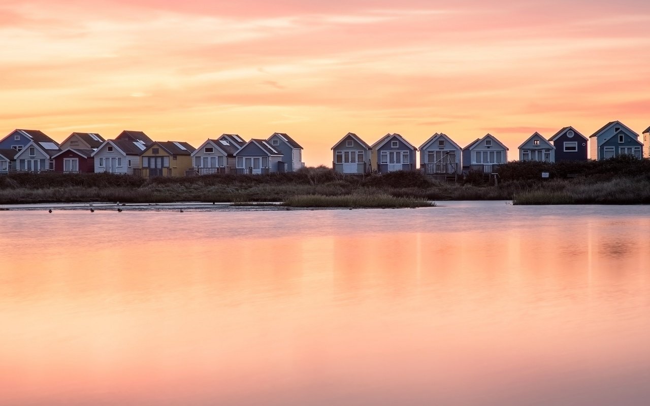 Обои берег, закат, домики, shore, sunset, houses разрешение 3840x2160 Загрузить