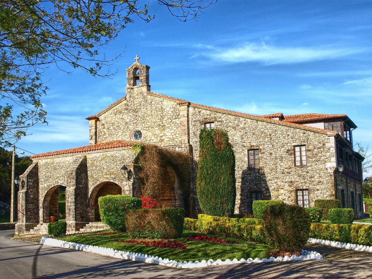 Обои храм, испания, монастырь, кантабрия, temple, spain, the monastery, cantabria разрешение 3072x2074 Загрузить