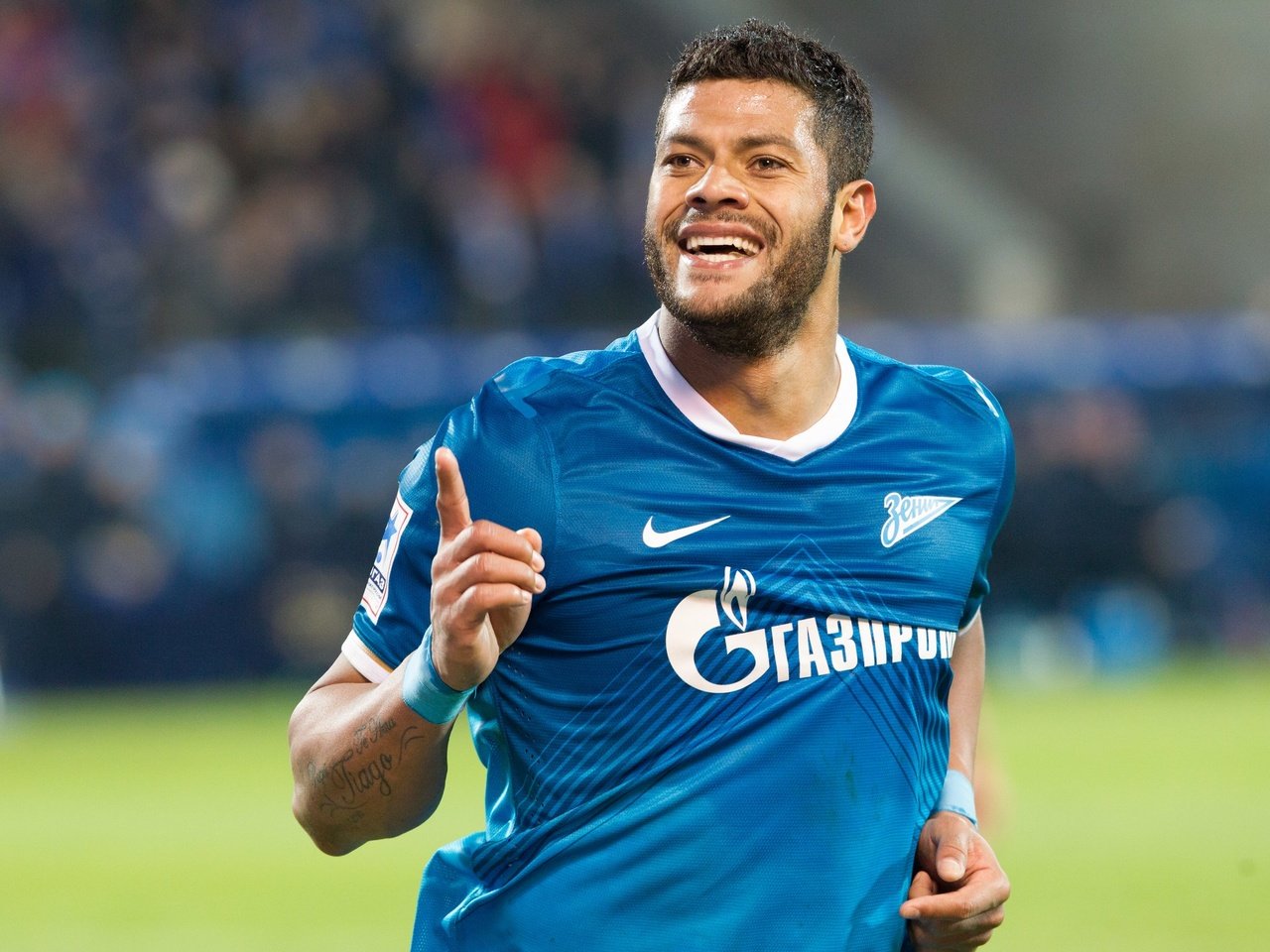 Обои футбол, зенит, спорт, футболист, халк, football, zenit, sport, player, hulk разрешение 2560x1707 Загрузить