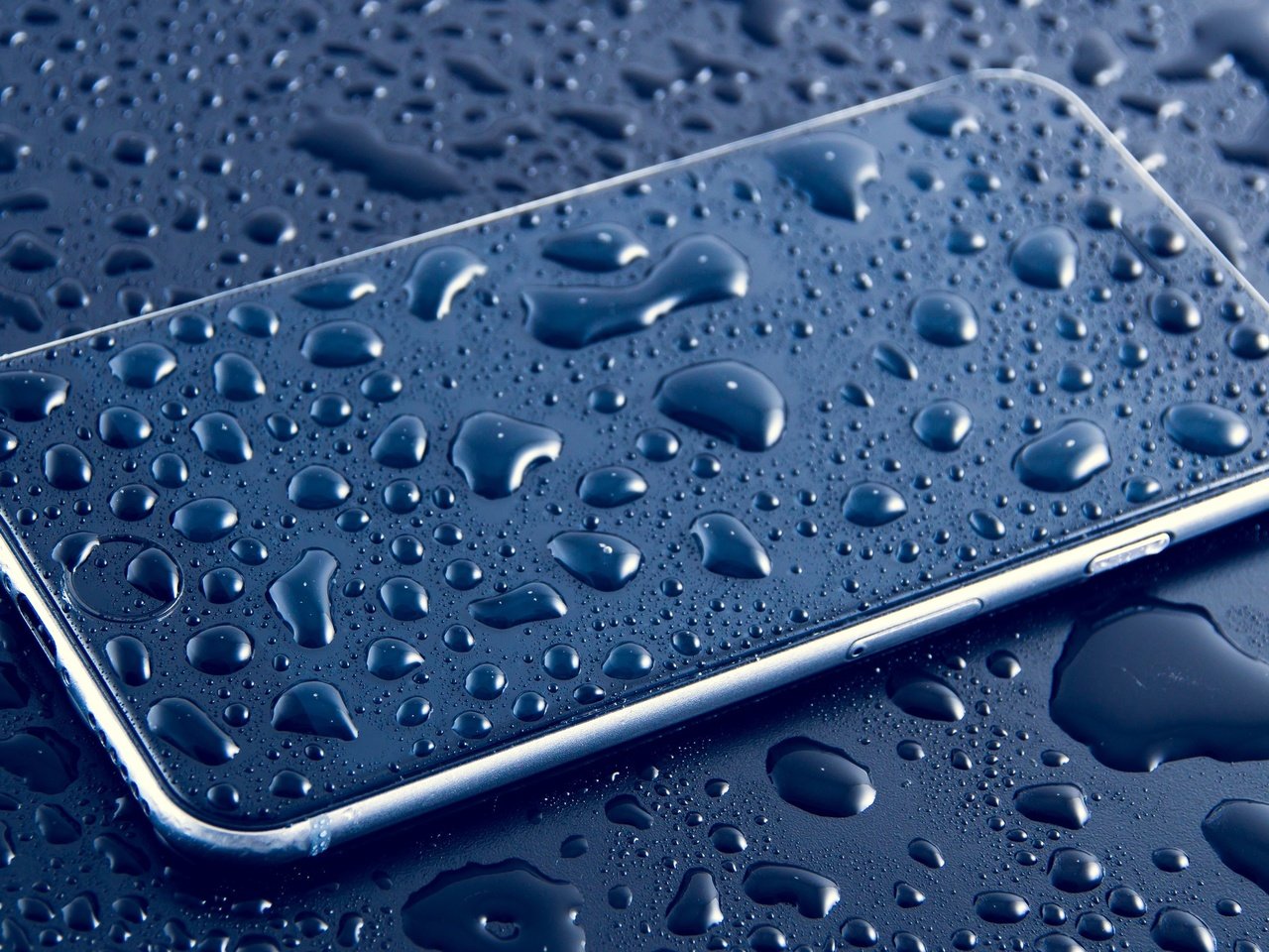 Обои вода, капли, телефон, смартфон, эппл, iphone 6s, water, drops, phone, smartphone, apple разрешение 2556x1600 Загрузить