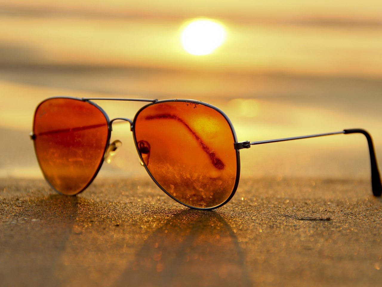 Обои солнце, песок, пляж, очки, the sun, sand, beach, glasses разрешение 3840x2400 Загрузить