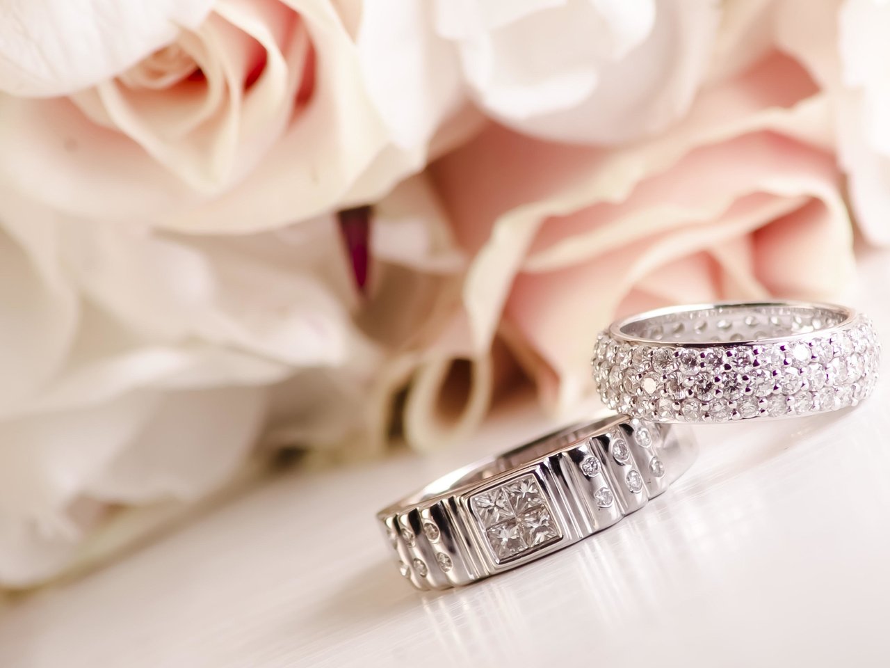 Обои розы, кольца, свадьба, праздник, бриллианты, roses, ring, wedding, holiday, diamonds разрешение 3788x2525 Загрузить