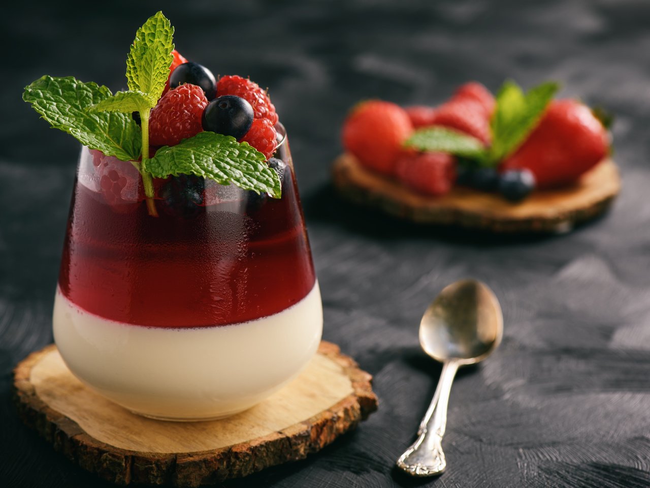 Обои ягоды, сладкое, десерт, желе, панна-кота, крем, berries, sweet, dessert, jelly, panna cotta, cream разрешение 4715x3138 Загрузить