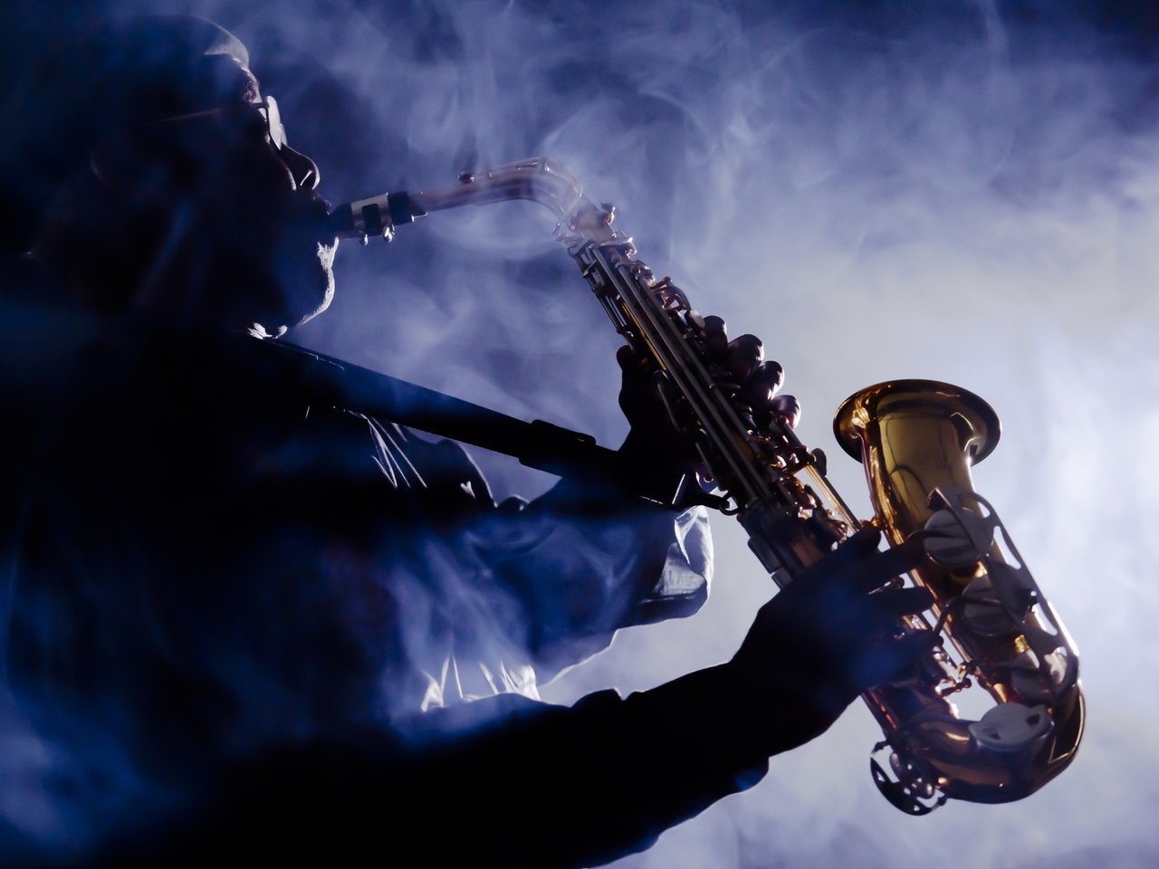 Обои музыка, дым, музыкант, саксофон, music, smoke, musician, saxophone разрешение 3280x2048 Загрузить