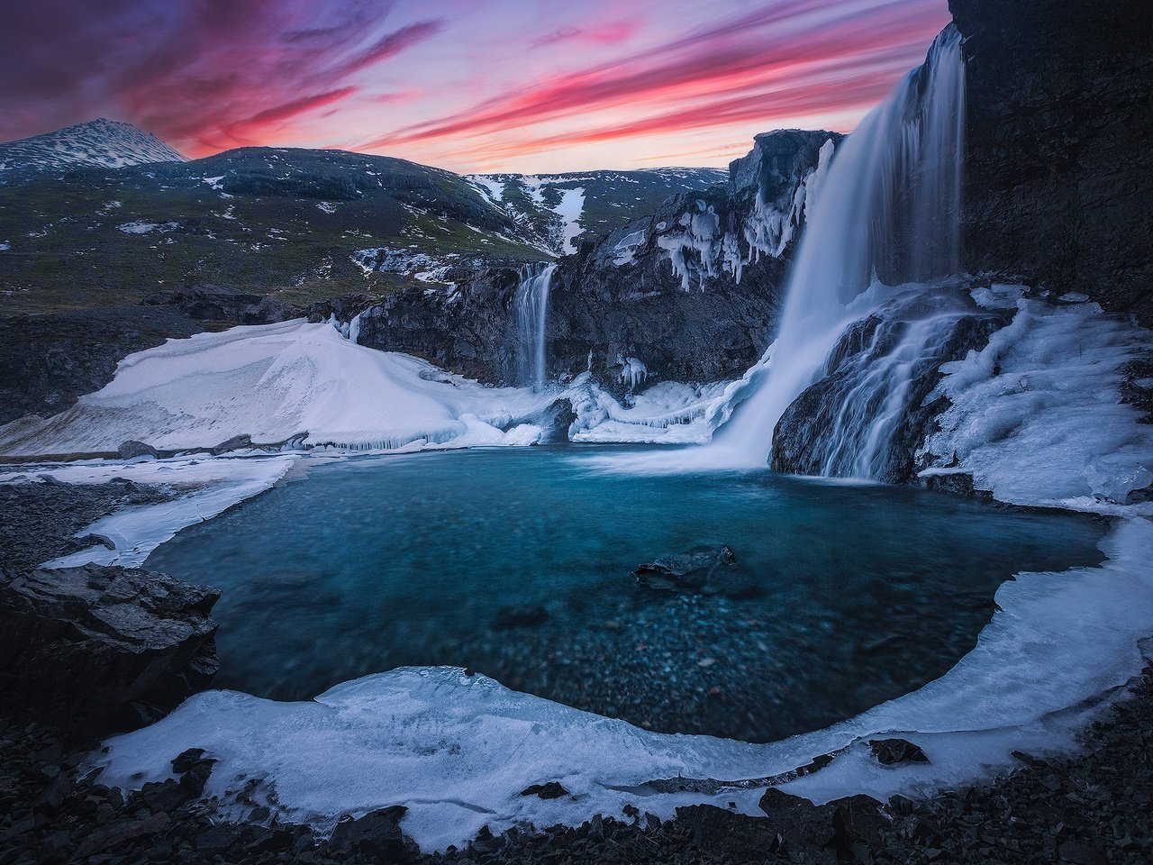 Обои река, горы, закат, скала, водопад, лёд, исландия, river, mountains, sunset, rock, waterfall, ice, iceland разрешение 2000x1334 Загрузить